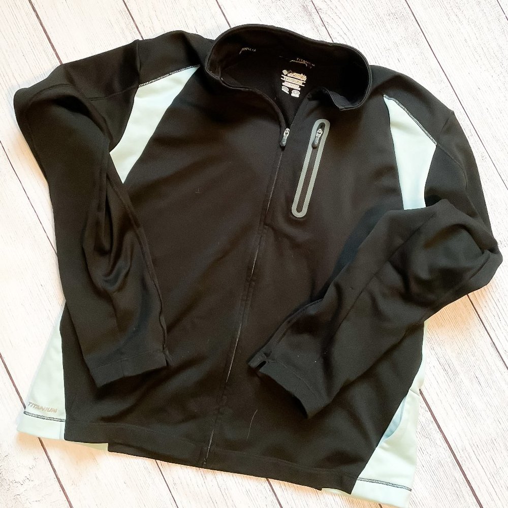 Columbia Titanium light weight zip up sz Large